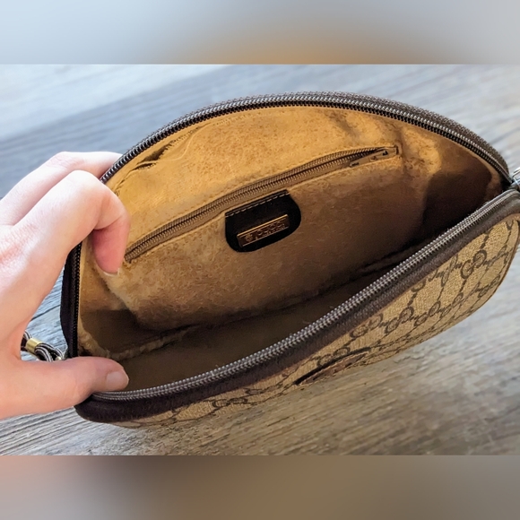 Gucci Vintage Canvas GG Pattern Crossbody Bag - Picture 11 of 16